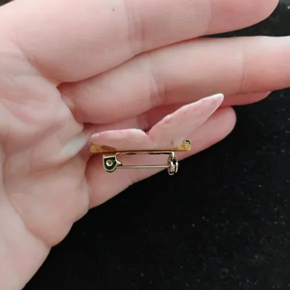 Deziness Pink Butterfly pin - Picture 3 of 3